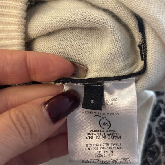 Alexander McQueen Chic White sweater Dress with Black Lace Overlay, S - Picture 9 of 10